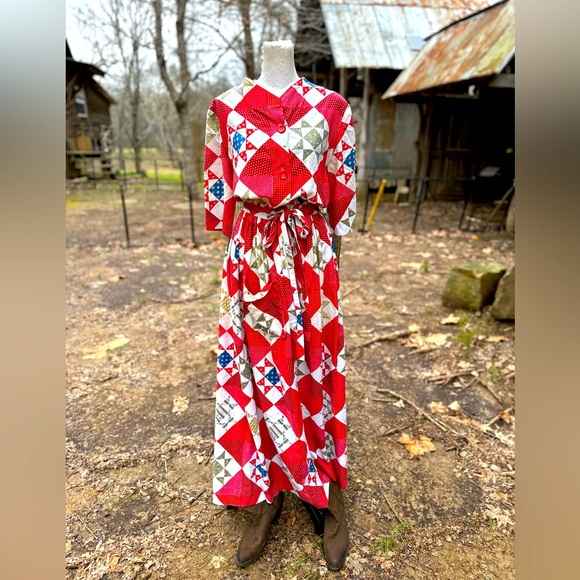 Vintage Dresses & Skirts - Vintage 1970’s maxi dress with a patchwork pattern and pocket